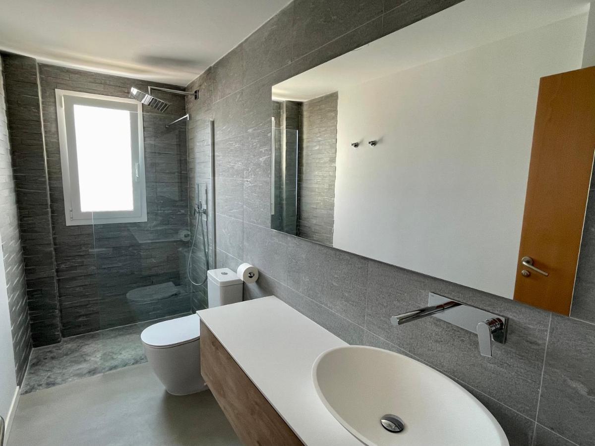 Beautiful Penthouse With Pool And Wonderful Beach View أوليفا المظهر الخارجي الصورة